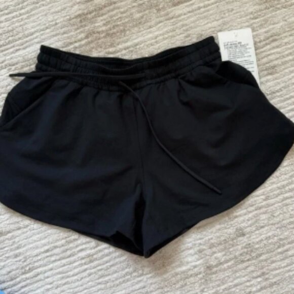 Lululemon Soft Jersey MR Curved Hem Short 3” - Black - Picture 1 of 3